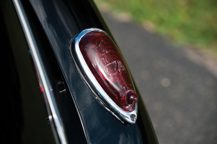  Plymouth Deluxe Convertible Coupe 1939 года  (фото 15 из 33)